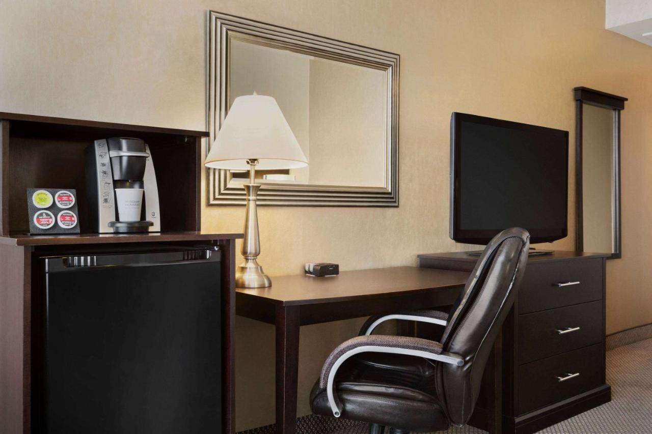 Travelodge By Wyndham Quebec City Hotel & Convention Centre Eksteriør billede